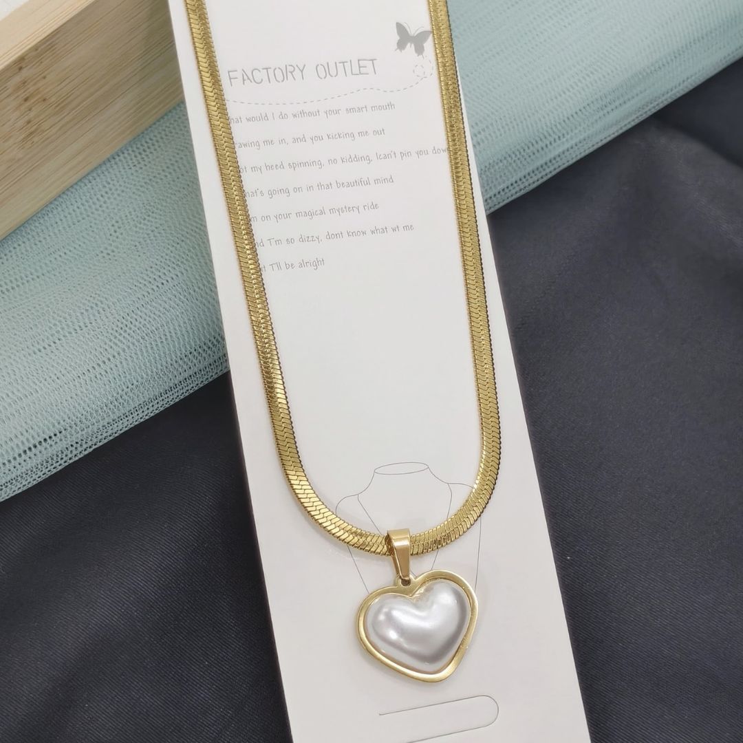 Snake Chain White Heart Necklace 